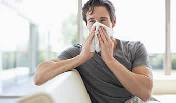 감기를 물리치는 12개 전체론적 치료 요법