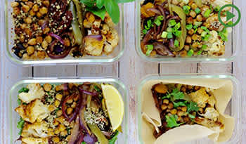 4 préparations de repas : légume grillé épicé, pois chiches et quinoa