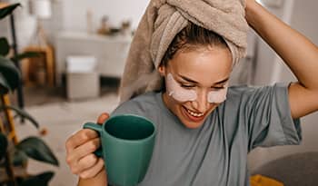 咖啡萃取因子可能具有防御氧化及舒緩炎性反應等護膚效用