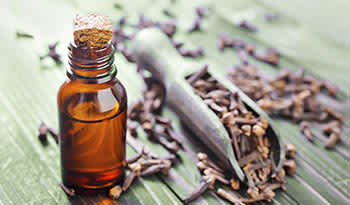 Clove Toothache Compress for Pain Relief