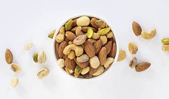 Шестнадцать популярных и полезных для здоровья видов орехов и семян