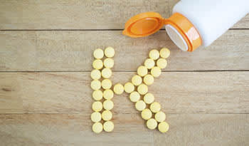 Каковы основные преимущества для здоровья витамина K2?