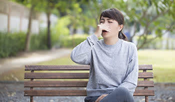 自制感冒糖浆、咽喉喷雾剂和止咳滴液