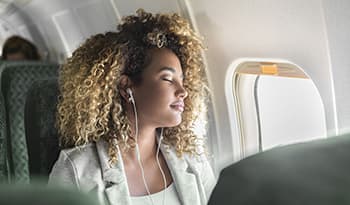 关于乘飞机旅行时如何保持健康的10条建议