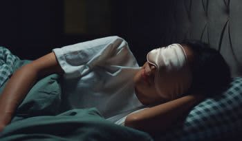 如何降低夜間皮質醇水平：11種促進平靜和改善睡眠的自然方法