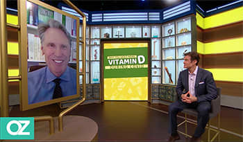 Главный научный консультант доктор Майкл Мюррей и доктор Оз обсуждают пользу от приема витамина D 