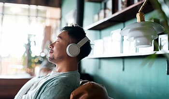 Stressé ? Essayez ces 5 rituels approuvés par les médecins pour vous détendre et vous relaxer