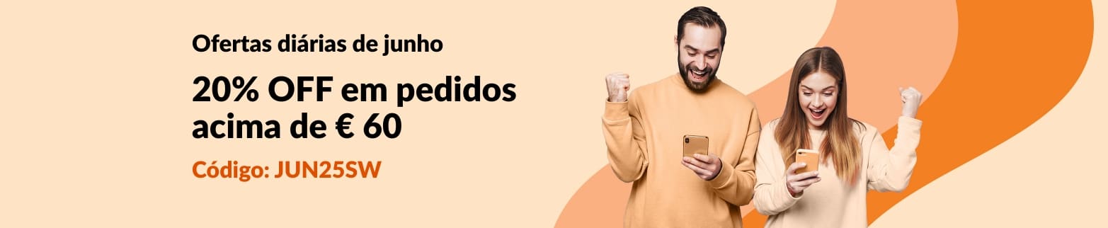Casal animado lendo sobre as ofertas diárias de junho da iHerb: 20% OFF em pedidos acima de € 60 com o código JUN25SW.