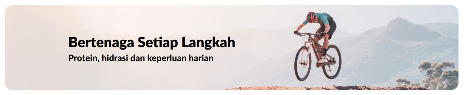 Sepanduk iHerb mempromosikan gaya hidup aktif dengan fokus kepada protein, hidrasi, dan keperluan harian.