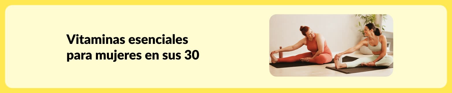 Banner sobre vitaminas esenciales para mujeres en sus 30, mostrando dos mujeres en tapetes de yoga.
