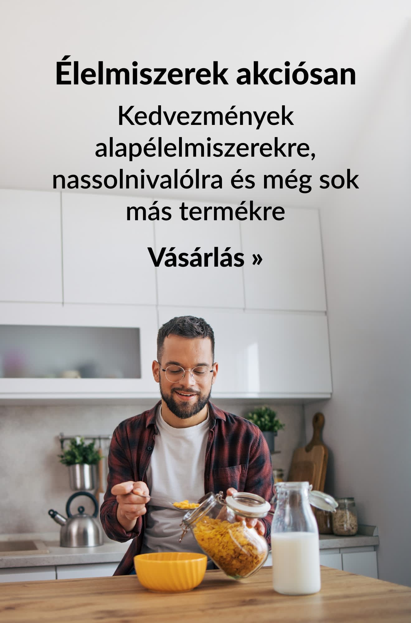 Rágcsálnivalókat és alapélelmiszereket népszerűsítő banner. Vásároljon most!