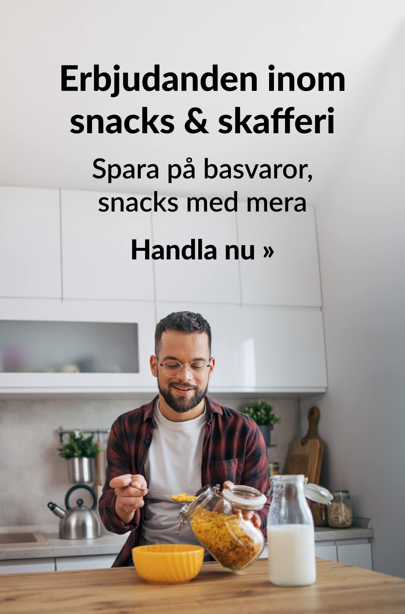 Livsmedelsbanner som gör reklam för erbjudanden inom snacks och skafferi. Handla nu 