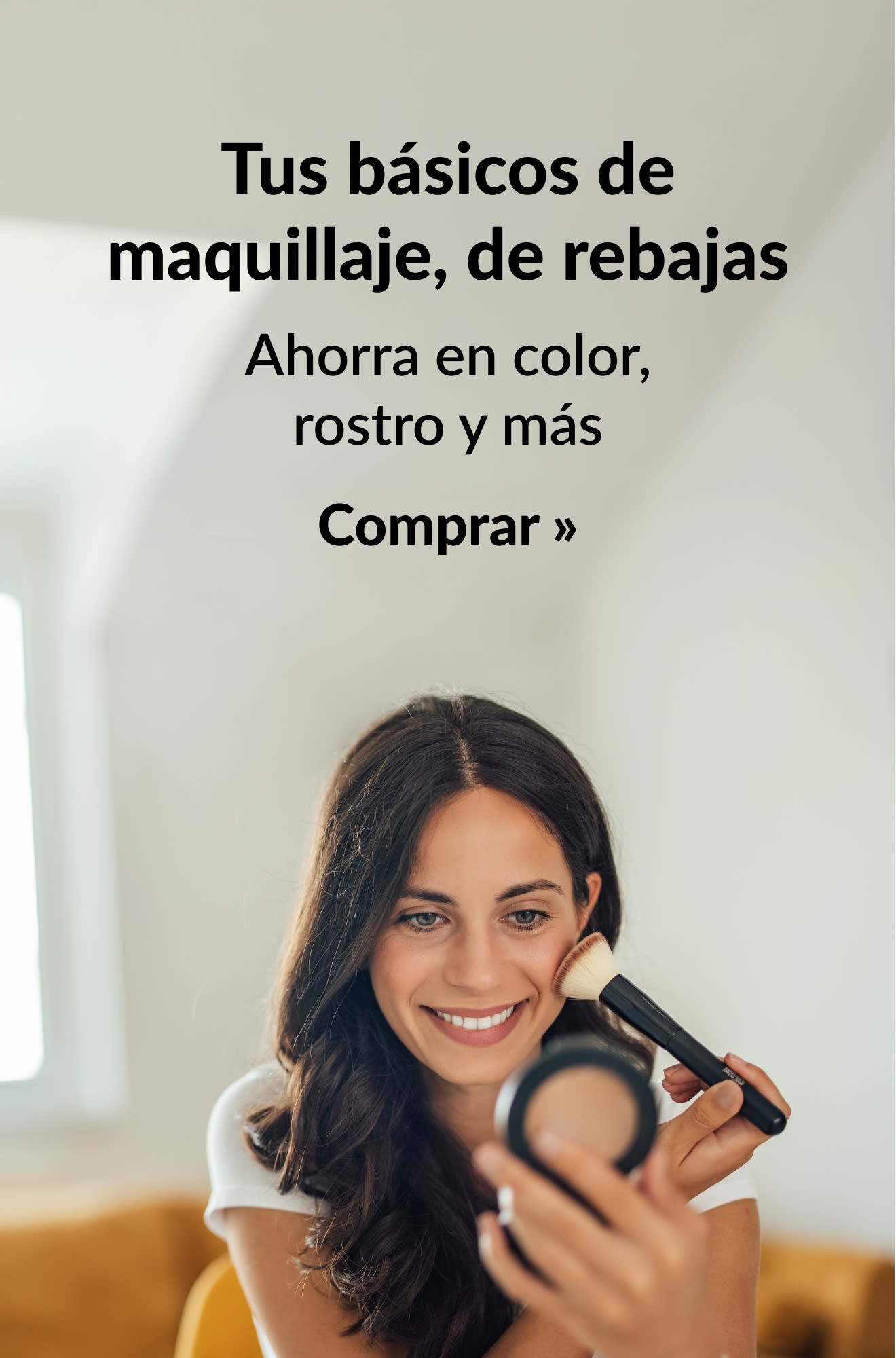 Banner promocional con rebajas en básicos de maquillaje. Comprar.