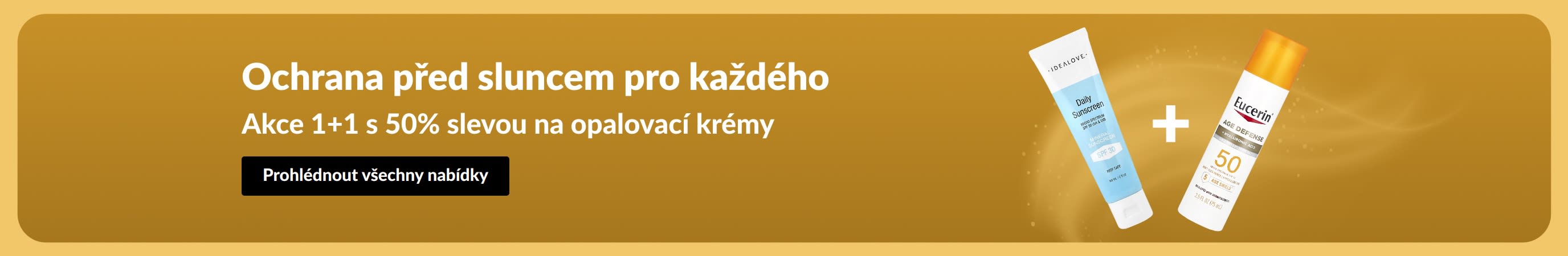 Banner s akcí na opalovací přípravky se dvěma produkty a textem „Akce 1+1 s 50% slevou na opalovací krémy“.