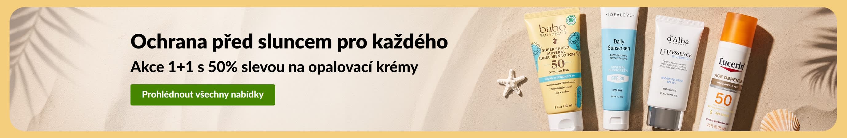 Banner s akcí na opalovací přípravky se dvěma produkty a textem „Akce 1+1 s 50% slevou na opalovací krémy“.