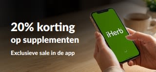 Handen die een telefoon met de iHerb-app vasthouden, waarmee 20% korting op supplementen wordt aangeboden met de code EUSUPPS20.