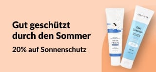 Zwei Sonnencremetuben mit dem Werbetext 20% auf Sonnenschutz - Gut geschützt durch den Sommer auf pfirsichfarbenem Hintergrund mit Prozentzeichen.