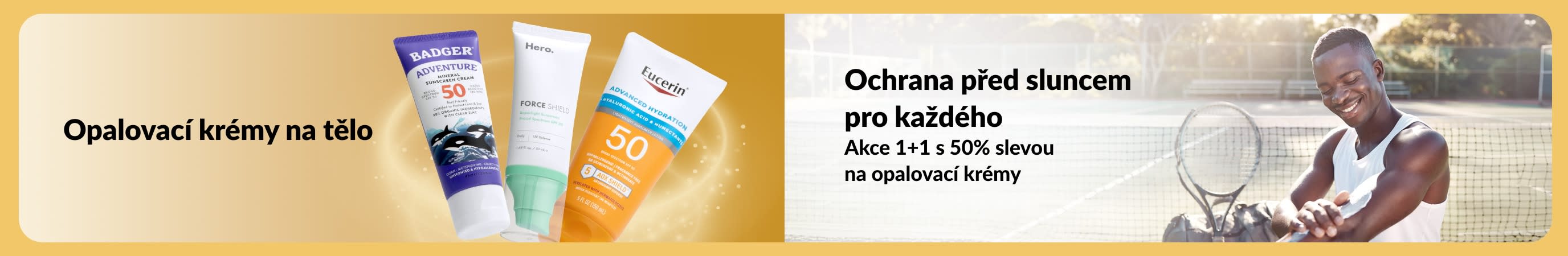 Banner s opalovacími krémy na tělo a mužem, nanášejícím si krém na kurtu, s akcí 1+1 s 50% slevou na opalovací krémy.