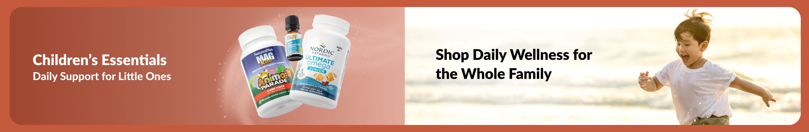 Banner with children’s supplements and a child playing on the beach, promoting daily support for little ones and family wellness.
