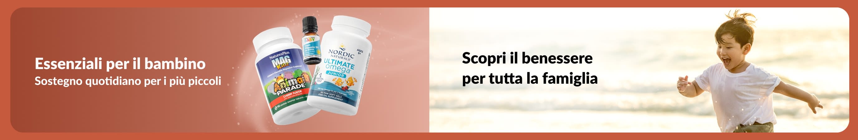 Banner che mostra integratori per bambini accanto a un bambino che gioca in spiaggia; il testo promuove il supporto quotidiano per i più piccoli e il benessere della famiglia.