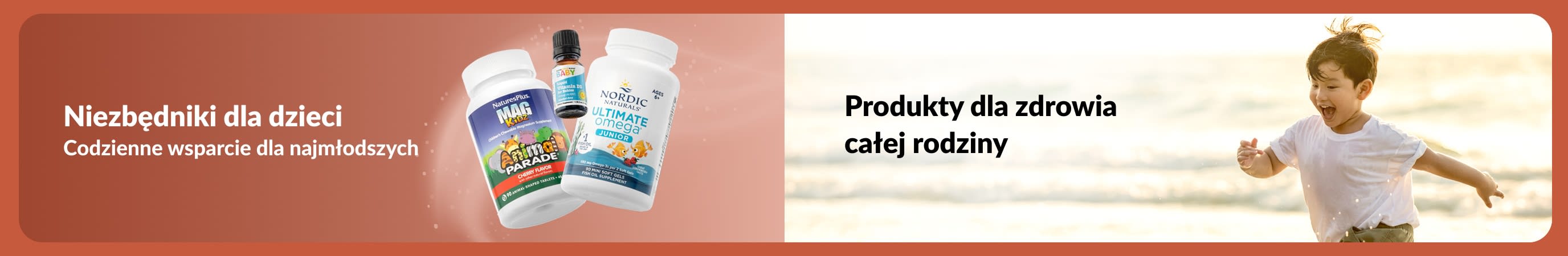 Baner przedstawiający suplementy dla dzieci obok dziecka bawiącego się na plaży, z tekstem promującym codzienne wsparcie dla najmłodszych i zdrowie całej rodziny.