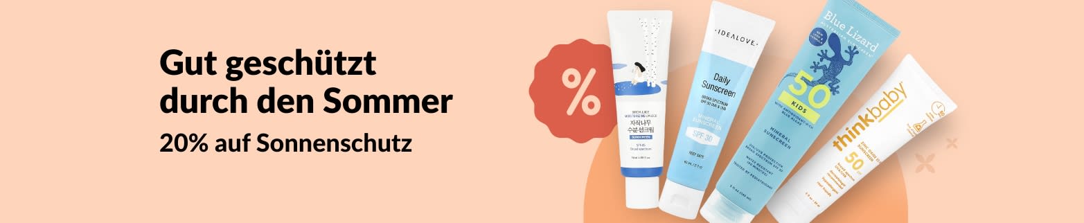 Vier Sonnencremetuben mit dem Werbetext 20% auf Sonnenschutz - Gut geschützt durch den Sommer auf pfirsichfarbenem Hintergrund mit Prozentzeichen.