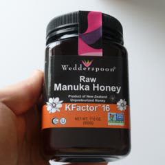Wedderspoon Raw Premium Manuka Honey – KFactor 16, 17.6 Oz