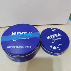 にべあ Amazon.co.jp: NIVEA リップバーム チェリー＆ブラックベリー