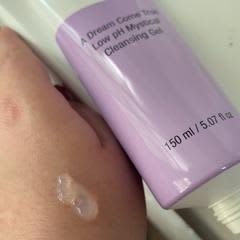 جل منظف ايديالوف منخفض الحموضة أفضل غسول ومنظف للبشرة من اي هيرب