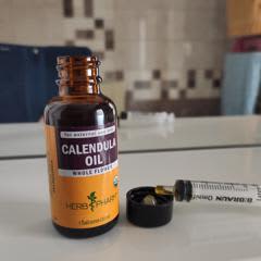 カレンデュラオイル、30ml（1液量オンス）