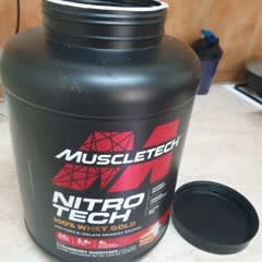 NITRO - nitrotechナイトロテック ホエイプロテイン2.51kg ストロベリー Nitro Tech（ニトロテック）100％ホエイゴールド ストロベリー