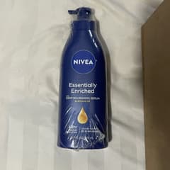 ニベア　エッセンシャルエンリッチ　ボディクリーム ルーセントビューティ バイタルエンリッチ ふっくら豊潤美容液