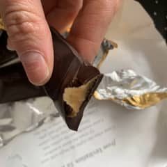 チョコレート入り塩キャラメルダークチョコレート、カカオ55％、90g