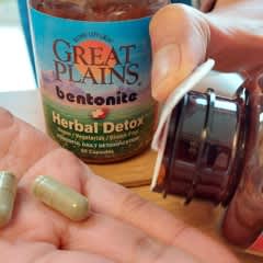 Great Plains® Bentonite + Herbal Detox, 60 Capsules Great Plains® Bentonite + Herbal Detox, 60 Capsules