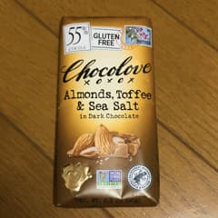 アーモンド、トフィー＆海塩入りダークチョコレート、カカオ55％、90g