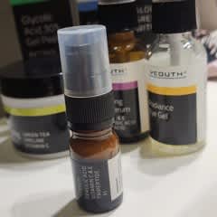 ヒアルロン酸クリーム、30ml（1液量オンス）