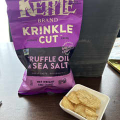 Krinkle Cut（クリンクルカット）、ポテトチップス、トリュフ