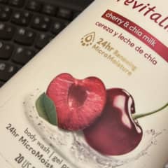 ページ 1 - レビュー - Dove, Revitalize Body Wash, Cherry + Chia