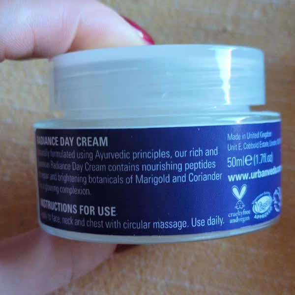 UrbanVeda Reviving Day Cream – Ayurveda-Tagescreme Für Müde Haut | Mit Rosen-Extrakt, 50 Ml