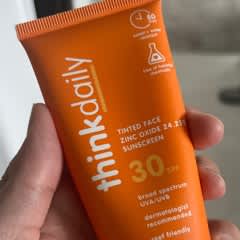 シンクデイリー、ティントフェイス酸化亜鉛サンスクリーン、SPF