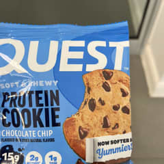 22袋入　クエスト　プロテイン　チップス　Quest クッキー　ダイエット Amazon.co.jp: Quest Nutrition(クエストニュートリション