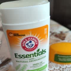 Essentials™（エッセンシャルズ）with Natural Deodorizers