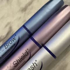 アイブロウエンハンシングセラム、3 ml(0.1 fl oz)