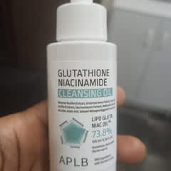 aplb glutathione niacinamide cleansing oil reviews ✨【Skincare Review – APLB Glutathione Niacinamide Body Wash】 Happy  #skincaresunday to all my lovelies!:) Today I would like to share my  experience of using this unique body wash which claims to brighten,