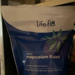 Life-flo Pure Magnesium Flakes – Super Concentrated – 2.75 Lb (44 Oz) – Bath Salt