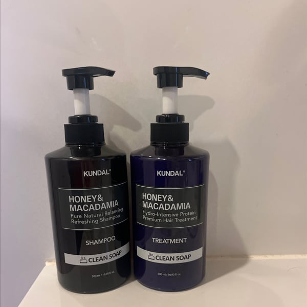 ページ 1 - レビュー - Kundal, Honey & Macadamia, Shampoo, Clean