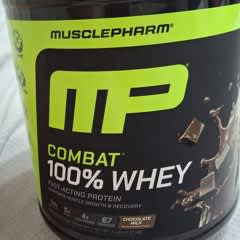 mohhi　　　　新品　MusclePharm コンバット プロテイン コンバット 100％ホエイ プロテイン 2.2kg (5lb) ※チョコレート