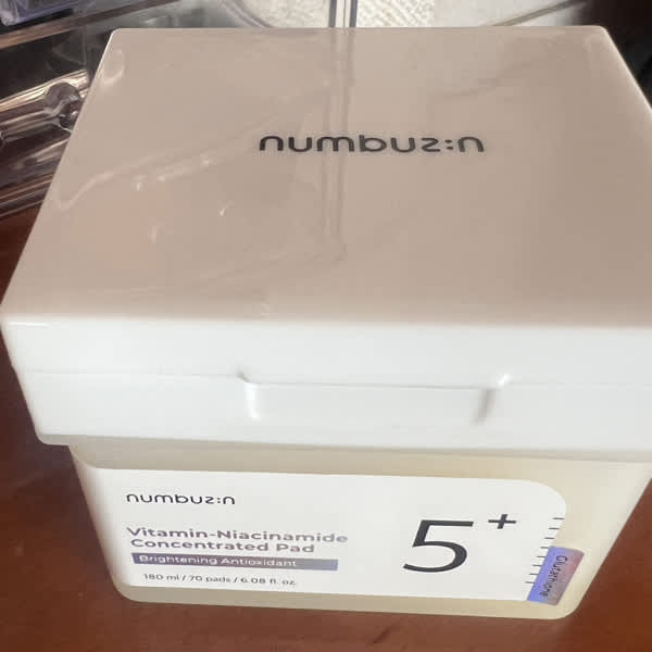 numbuzin glutathione pad [numbuzin]No.5+ Glutathione Vitamin Concentrated Toner Pads 180ml (70P
