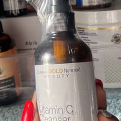 غسول فيتامين سي كاليفورنيا جولد أفضل غسول ومنظف للبشرة من اي هيرب