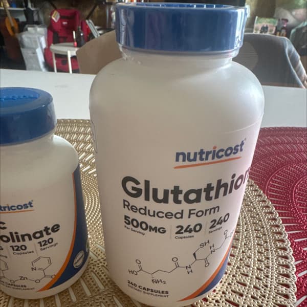 glutathione blend supplement Metagenics GlutaClear - Advanced Glutathione Support* - 750 mg Niacin -  Potent Antioxidant Support* - with Broccoli Seed Extract & Vitamin C